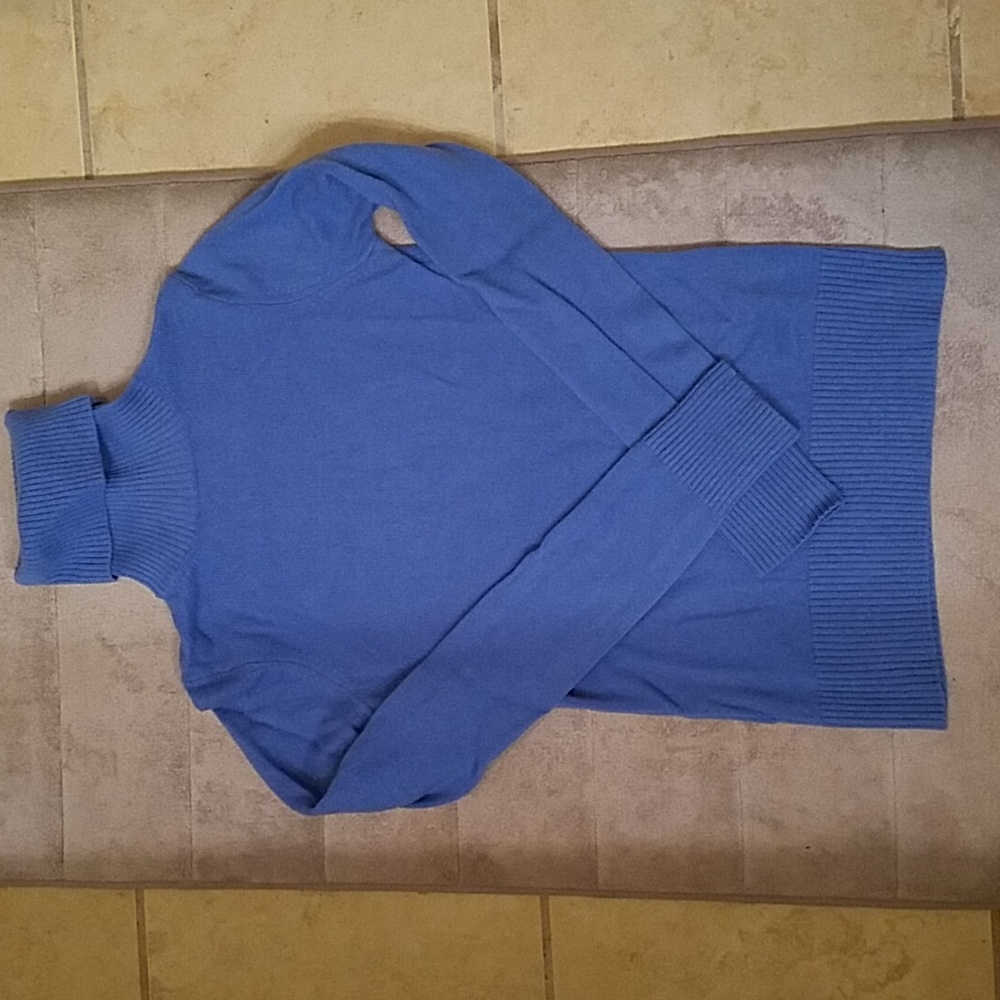 EUC Henri Bendel XS 100% cashmere turtleneck sweater